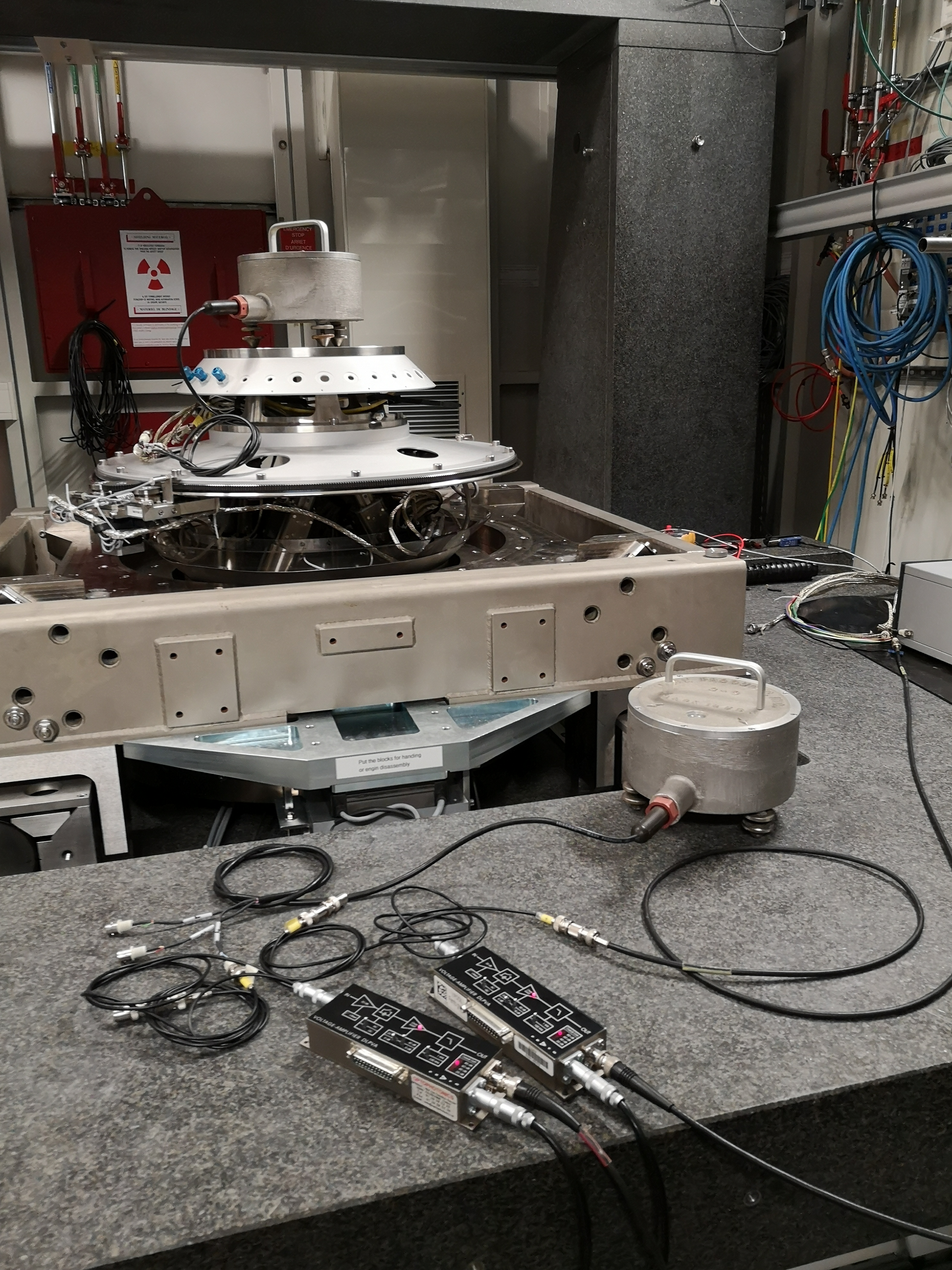 /tdehaeze/nass-micro-station-measurements/media/commit/00614b2ef30f622baf87315e9bc854afa776d07b/slip-ring-electrical-noise/img/IMG_20190430_112615.jpg