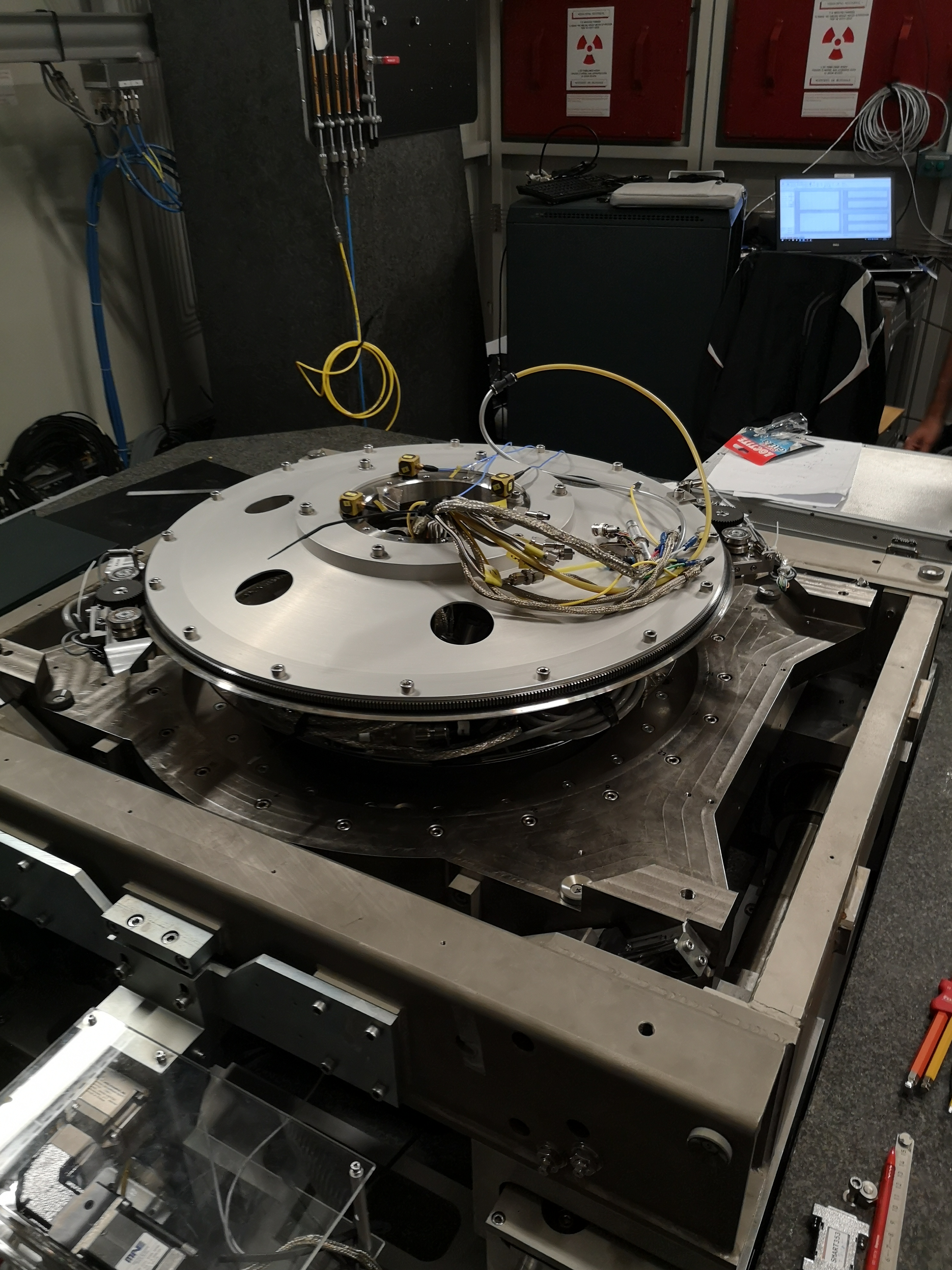 /tdehaeze/nass-micro-station-measurements/media/commit/4838b6e026e9d4ad5bc9da1cd648f9b98d3dbbcf/modal-analysis/img/accelerometers/accelerometers_hexa_overview.jpg