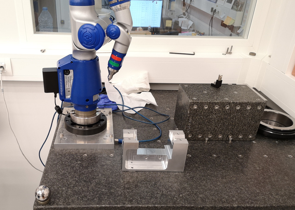 /tdehaeze/phd-test-bench-struts/media/commit/eb7dd777cec083742a923bef931c48e8fc51a173/figs/test_struts_check_dimensions_bench.jpg