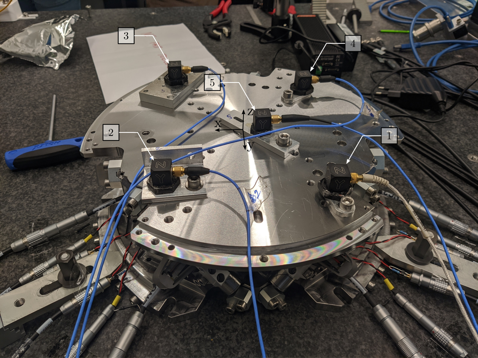 /tdehaeze/test-bench-nano-hexapod/media/branch/master/figs/accelerometers_nano_hexapod.jpg